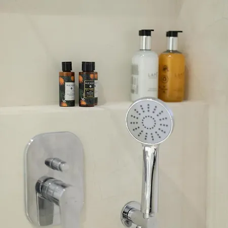 Alkida Luxury Hotel *