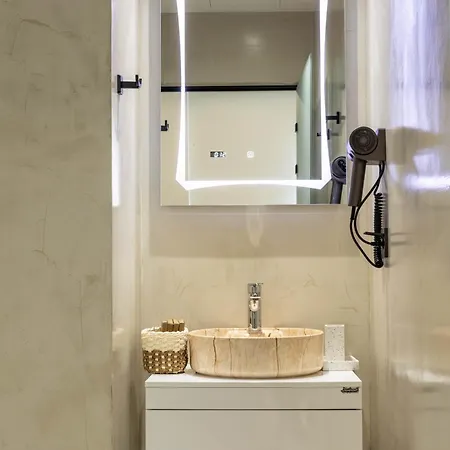 Alkida Luxury Hotel *