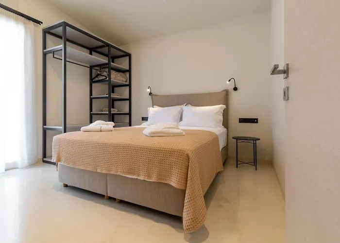Alkida Luxury Hotel *